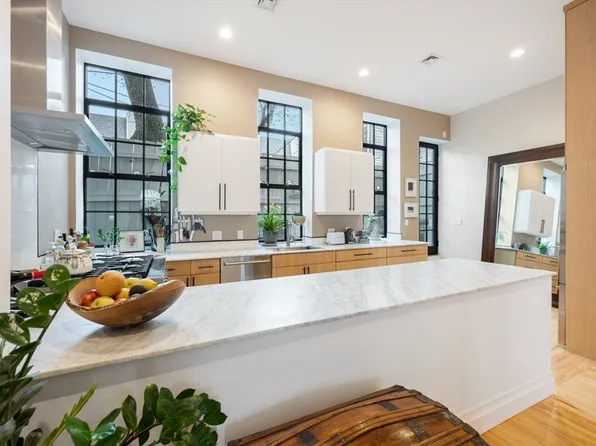 169-171 W 2nd St, Boston, MA 02127