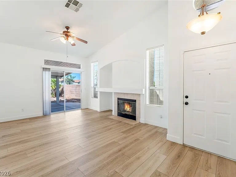 9724 Panorama Cliff Dr — Photo 7