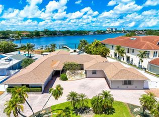 1800 Brightwaters Blvd NE, Saint Petersburg, FL 33704