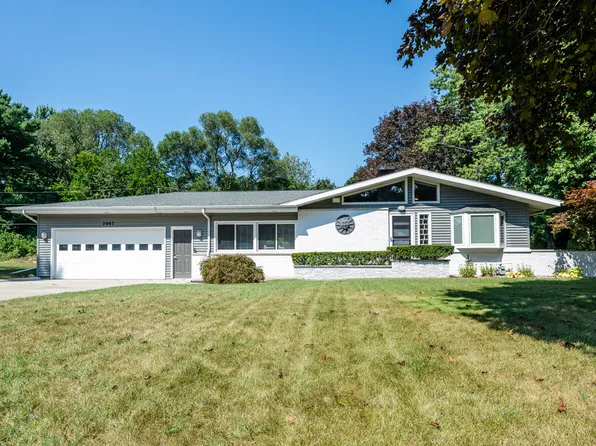 2067 Garden Ln N, Saint Joseph, MI 49085