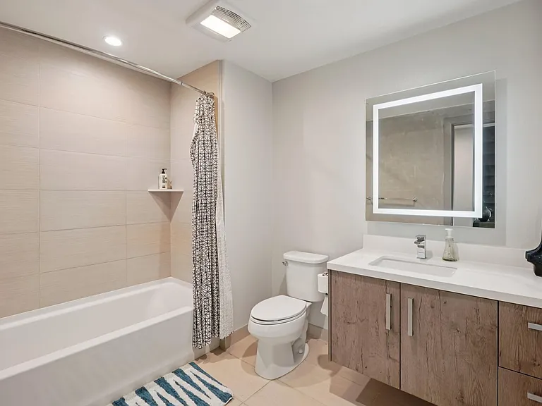 5100 Wilshire Blvd — Photo 123