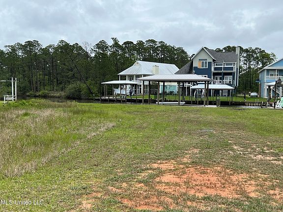 4th image of 212 Hackberry Dr #14