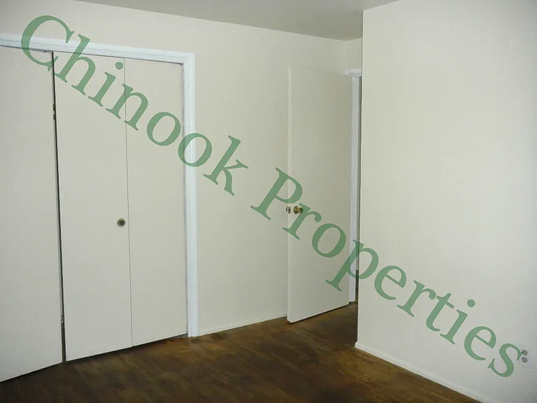 2 Bedroom Duplex in Santa Clara Neighborhood — Photo 12