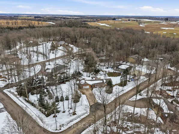 3 Woodland Ct, South Bruce, ON N0G 2V0