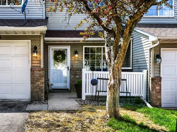 1705 Riverwood Dr #79, Burnsville, MN 55337