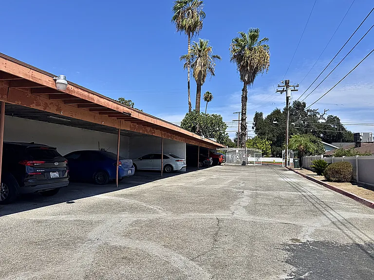 407 Violet Ave #E — Photo 18