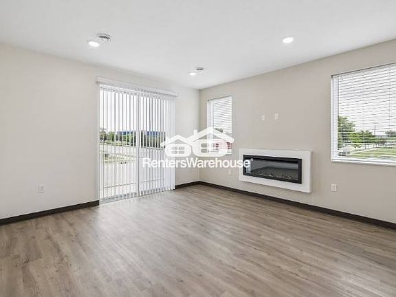 3rd image of 3690 9th St NW Unit B