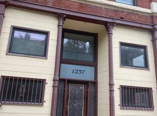 1237 N Noble St APT 1, Chicago, IL 60642