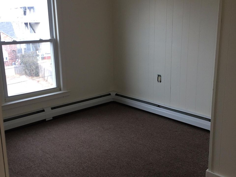 2nd image of 188 Congress St APT 3