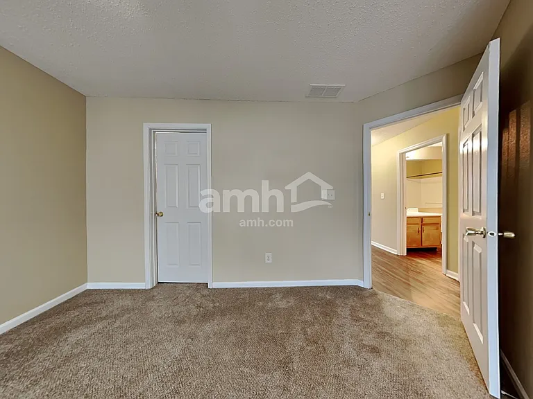 8146 Whitham Dr — Photo 14