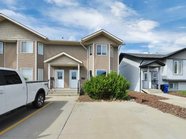 45 S Winston Pl, Blackfalds, AB T4M 0K9