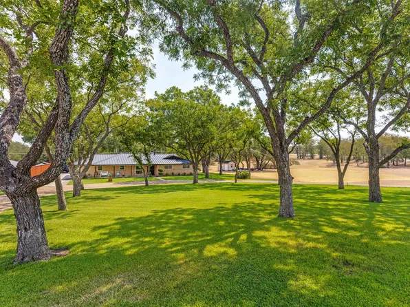 4240 Shore Front Dr, Fort Worth, TX 76135