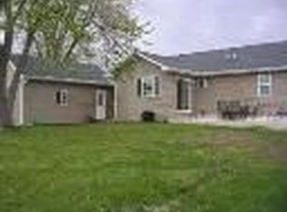 7498 McGirr Rd, Waterman, IL 60556
