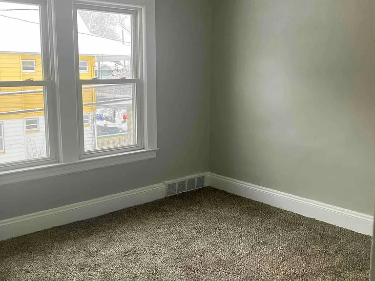3617 E 146th St #4 — Photo 3