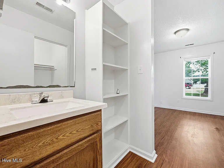 774 Pinewood Dr — Photo 9