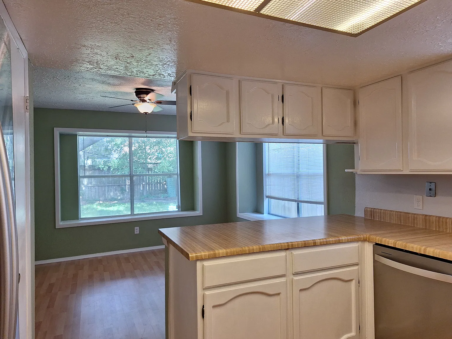 8106 Windy Acres Dr — Photo 3