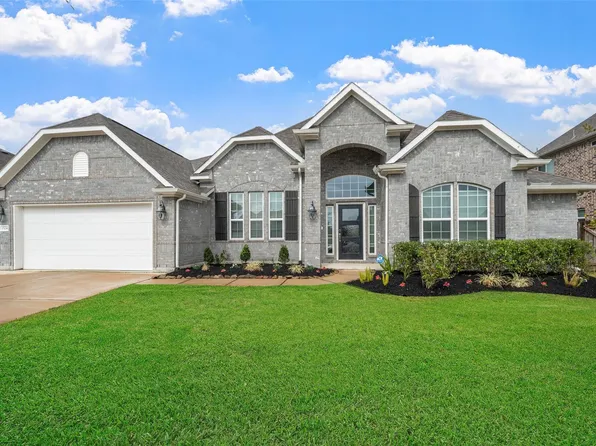 1524 N Blue Bonnet Ln, Angleton, TX 77515