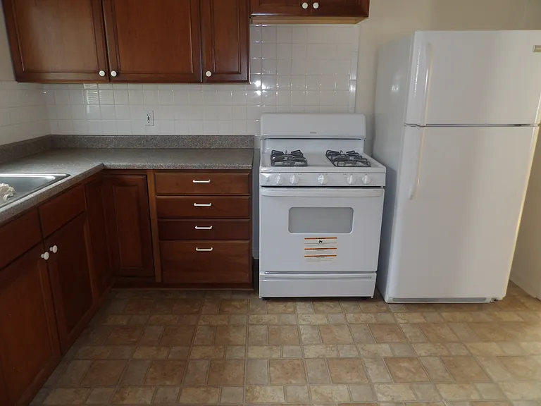 1501 N Cedar St — Photo 8