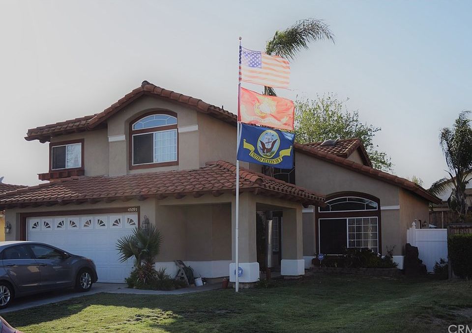 1st image of 40095 Ravenwood Dr