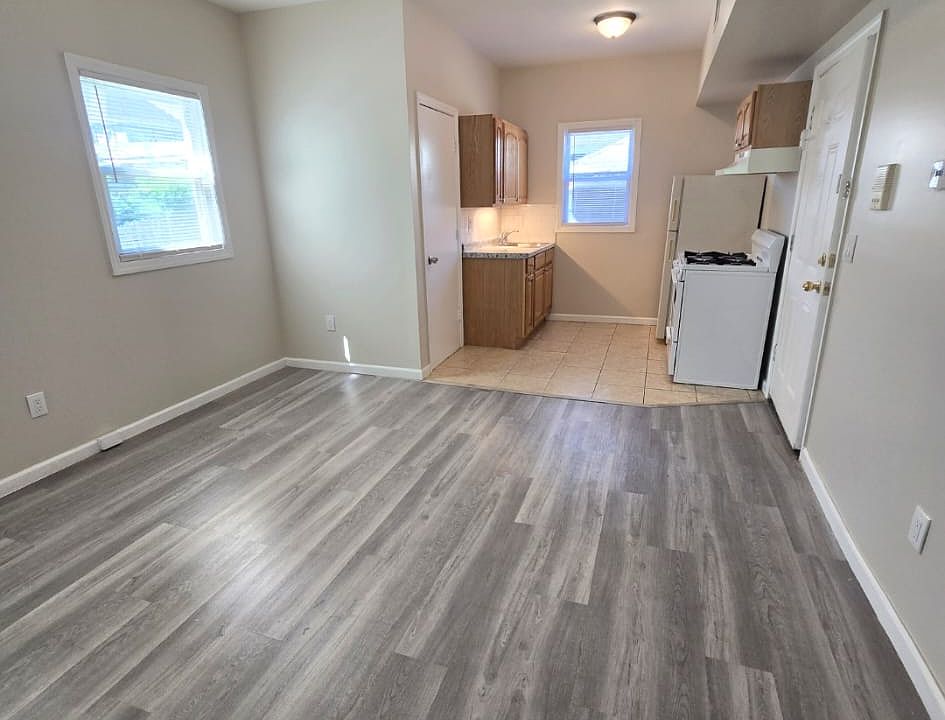 1st image of 465 15th Ave APT 3