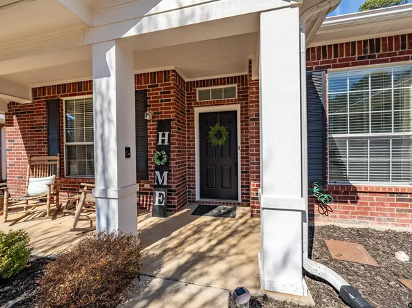 617 Winding Brook Ln, Tyler, TX 75703