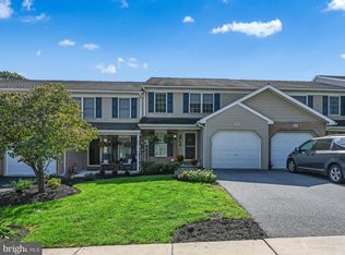 342 Crosswinds Dr, Lititz, PA 17543