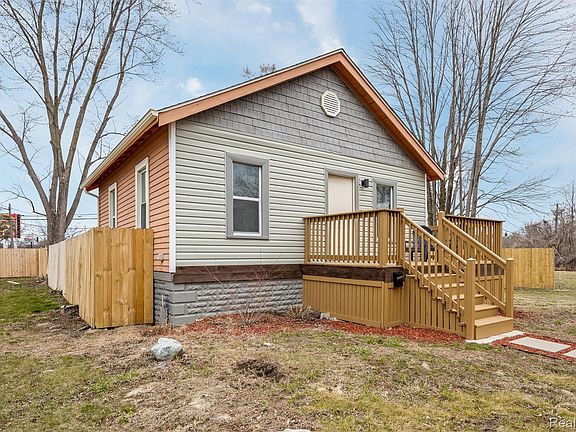 3rd image of 12617 Filbert St