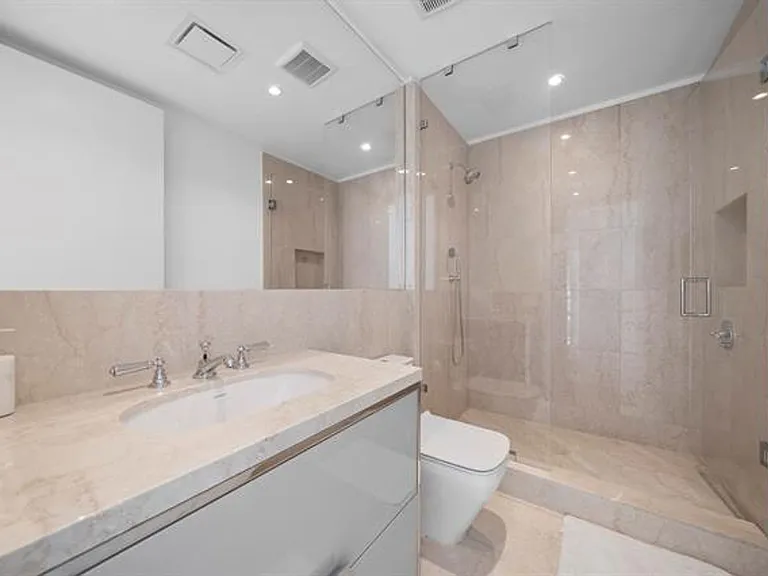 15701 Collins Ave #3901 — Photo 31