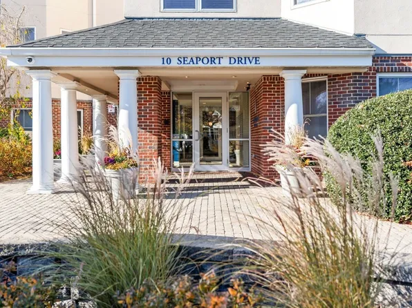 10 Seaport Dr APT 2111, Quincy, MA 02171