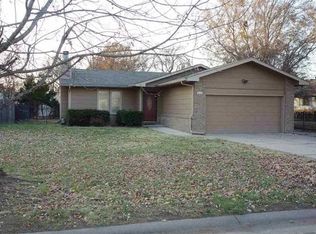 2121 N Prescott Cir, Wichita, KS 67212