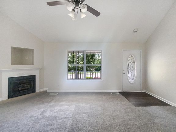 4th image of 10305 Sovereign Pointe Dr