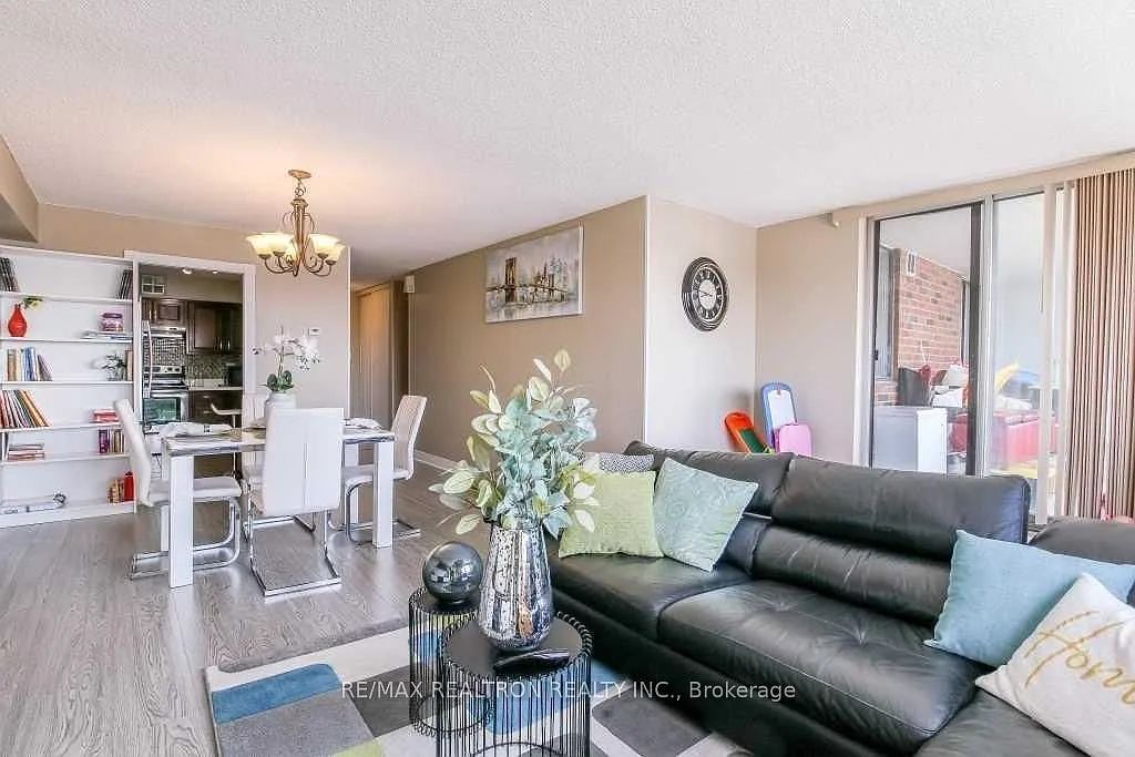 2 bed, $2,780 — Photo 4