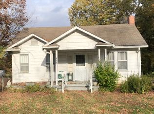 203 S Lee Ave, Landrum, SC 29356