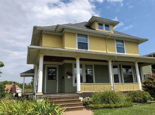 618 W 8th St, Davenport, IA