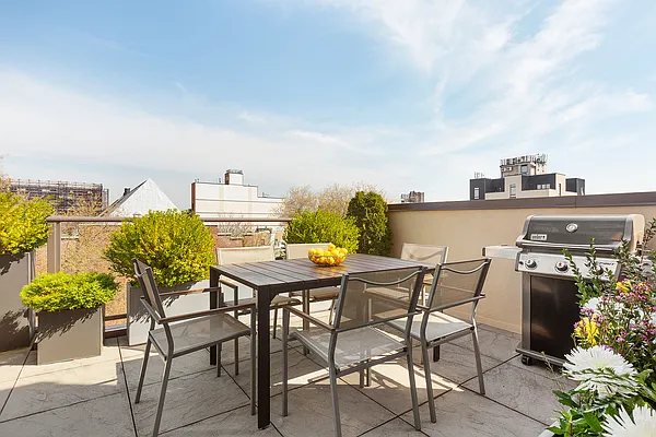 Sold by Compass | media 4