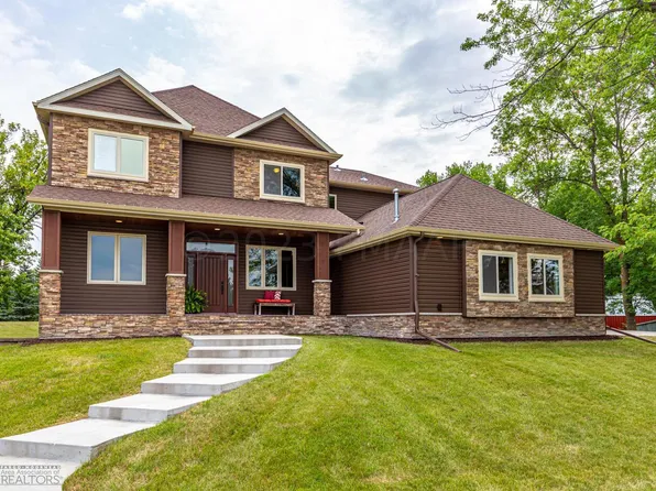 4726 University Dr S, Fargo, ND 58104
