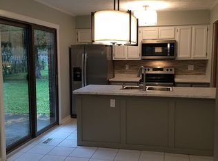 3195 Honeysuckle Dr, Troy, OH