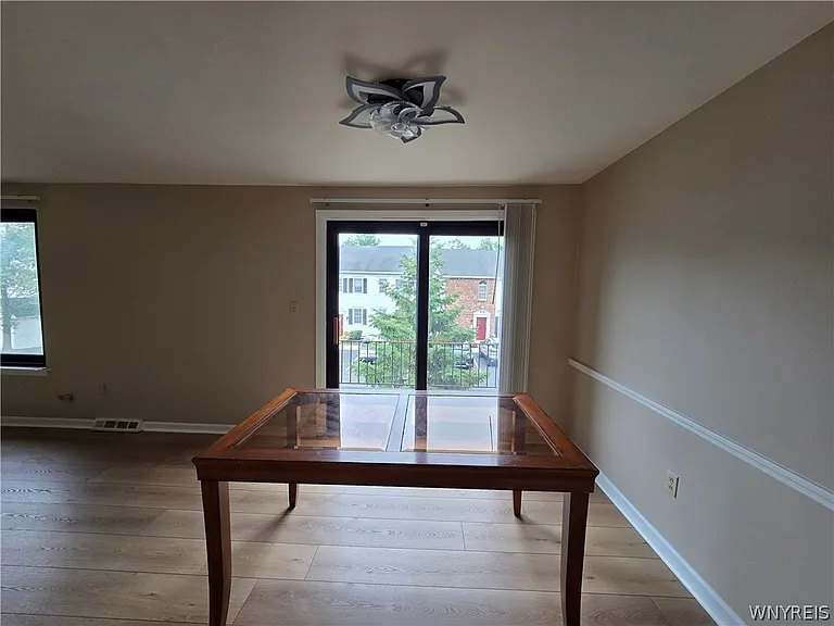 55 Greenwich Dr #4 — Photo 9