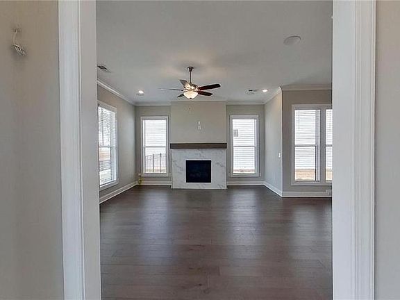 5th image of 5023 Bellmoore Park Ln