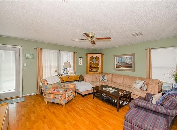 5th image of 2500 Cherry Dr