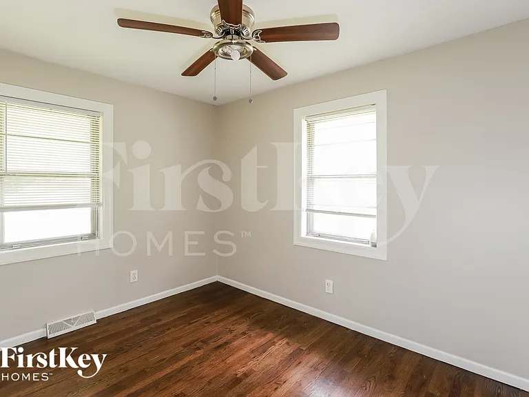 4800 N Wallace Ave — Photo 16