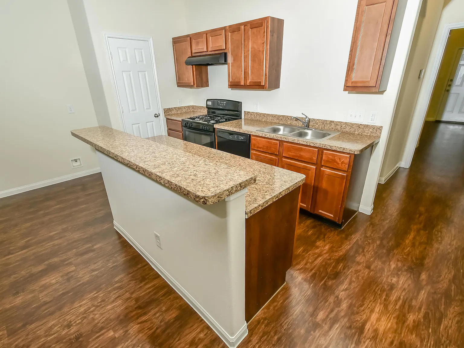 Plantation Lakes Duplexes — Photo 3