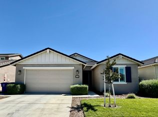 1121 Pearl Dr, Los Banos, CA 93635