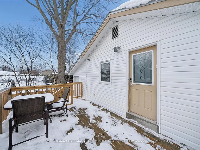 27008 Kennedy Rd #UPPER — Photo 18