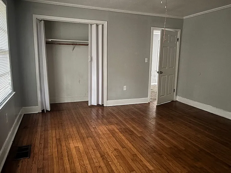 3211 Charleston Dr — Photo 9