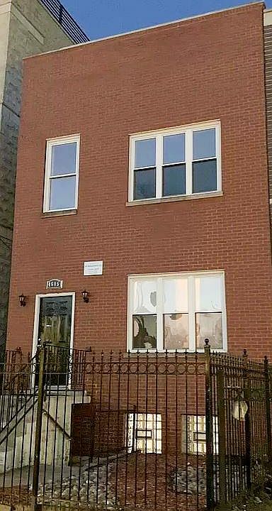 1st image of 4605 S Vincennes Ave #2