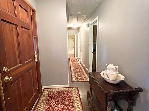 4th image of 492 Lakewood Drive NE