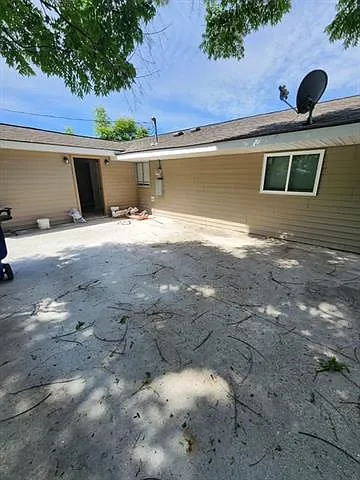 3200 Lancaster St — Photo 13