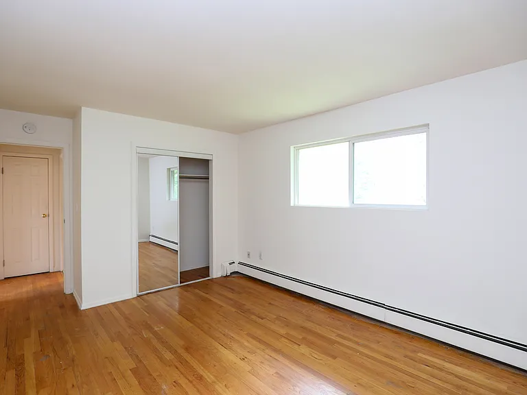 30 Lamb Ave #2D — Photo 8