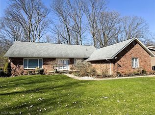 8638 Hollis Ln, Brecksville, OH 44141